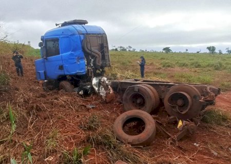 Condutor de carreta fica ferido em grave acidente entre Batayporã e Anaurilândia