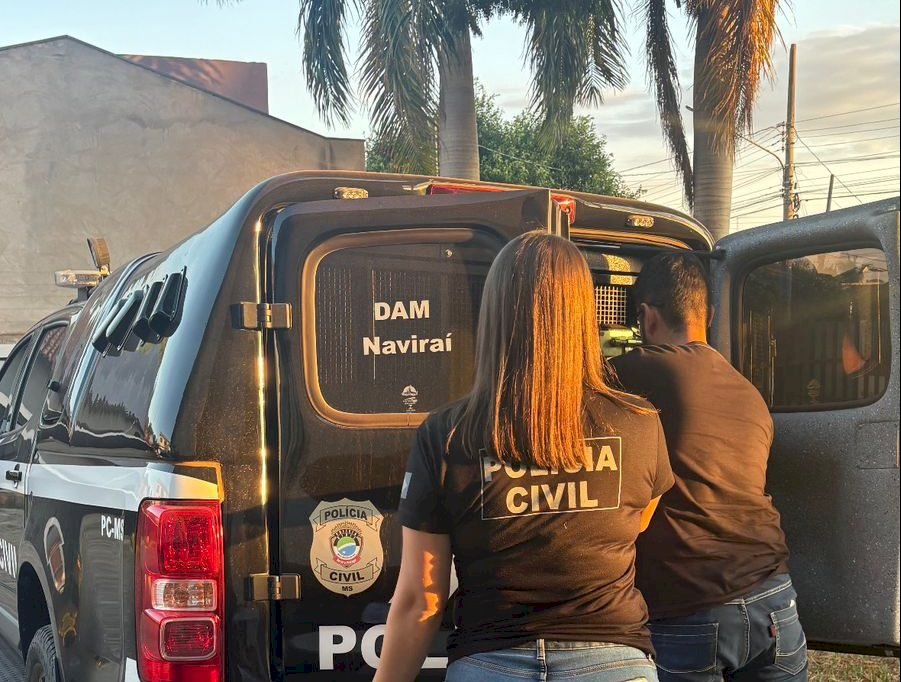 Após cerco policial, autor de feminicídio se apresenta à Polícia Civil em Naviraí