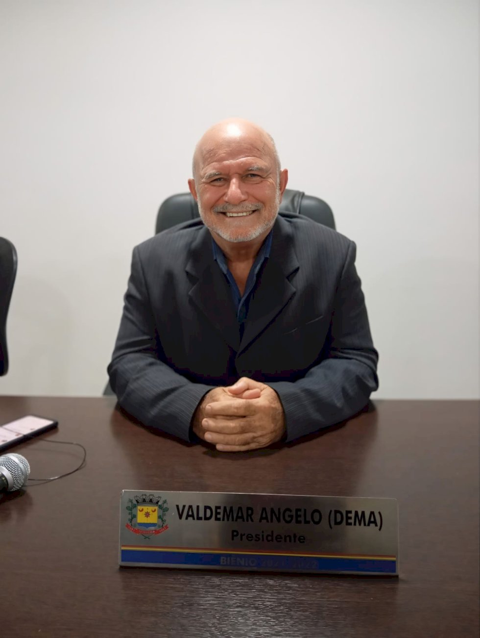 Vereador Dema solicita a Secretária de Finanças, a lista de servidores contratados pelo município para os cargos de Auxiliar de Serviços Gerais e Serventes de Limpeza