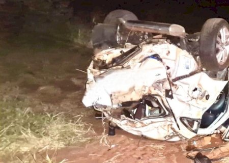 Capotamento deixa 02 pessoas mortas e 03 vítimas feridas na BR 060