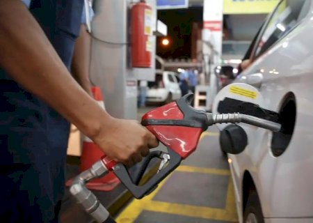 Petrobras anuncia aumento do preço da gasolina e do gás de cozinha