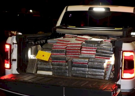 Polícia prende dupla e fecha depósito com 696 kg de cocaína