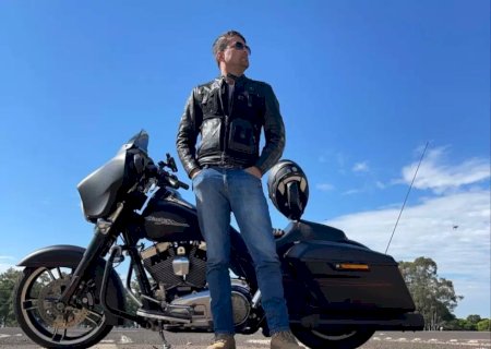 Motociclista cai de Harley e morre ao “rampar” quebra-molas