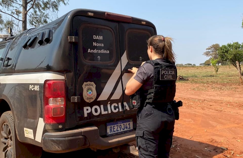 Polícia Civil prende homem em flagrante por posse irregular de arma de fogo, após ter ele ameaçado sua esposa em Nova Andradina