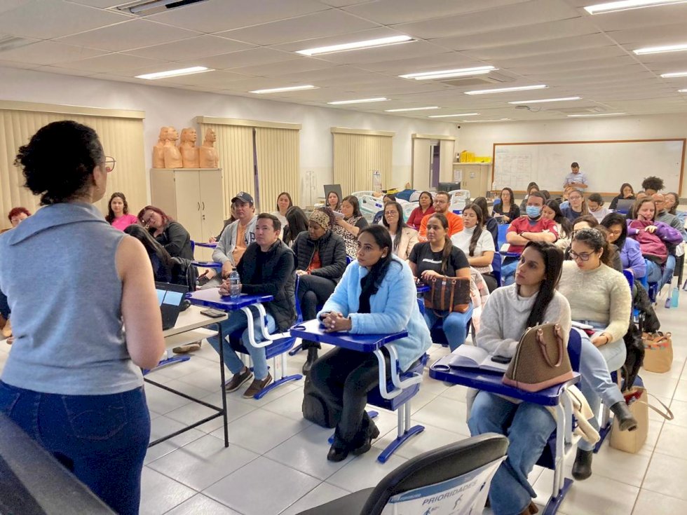 Curso sobre Implanon para Profissionais Médicos e Enfermeiros