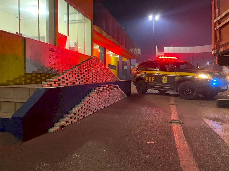 PRF apreende 413 Kg de cocaína