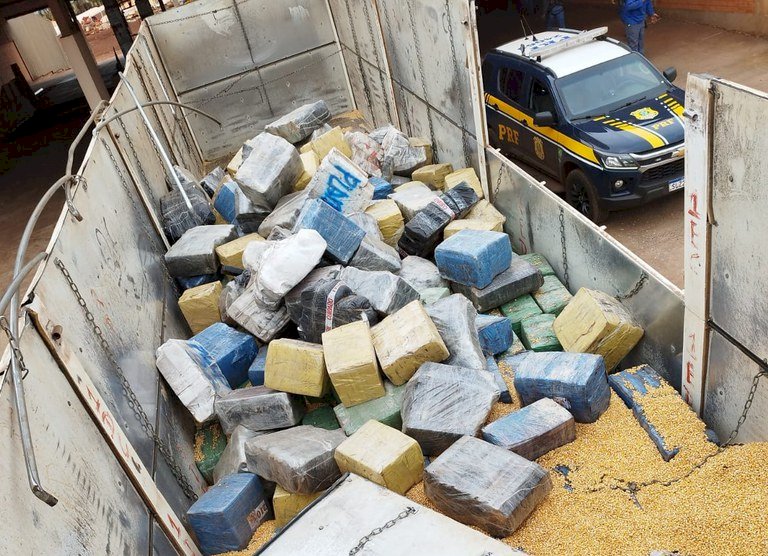 Angélica - PRF apreende 10,9 toneladas de maconha