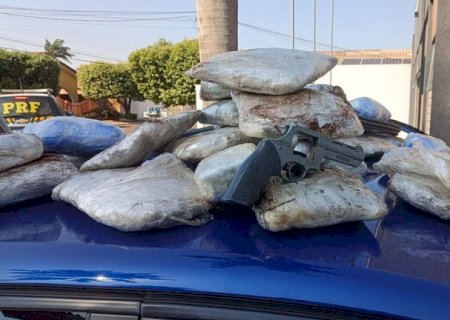 PRF apreende maconha e um revólver em Batayporã