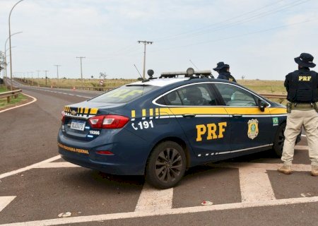 Condutor de caminhão tanque é preso embriagado na BR-262