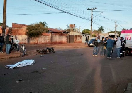 Motociclista morre e rapaz fica gravemente ferido em acidente