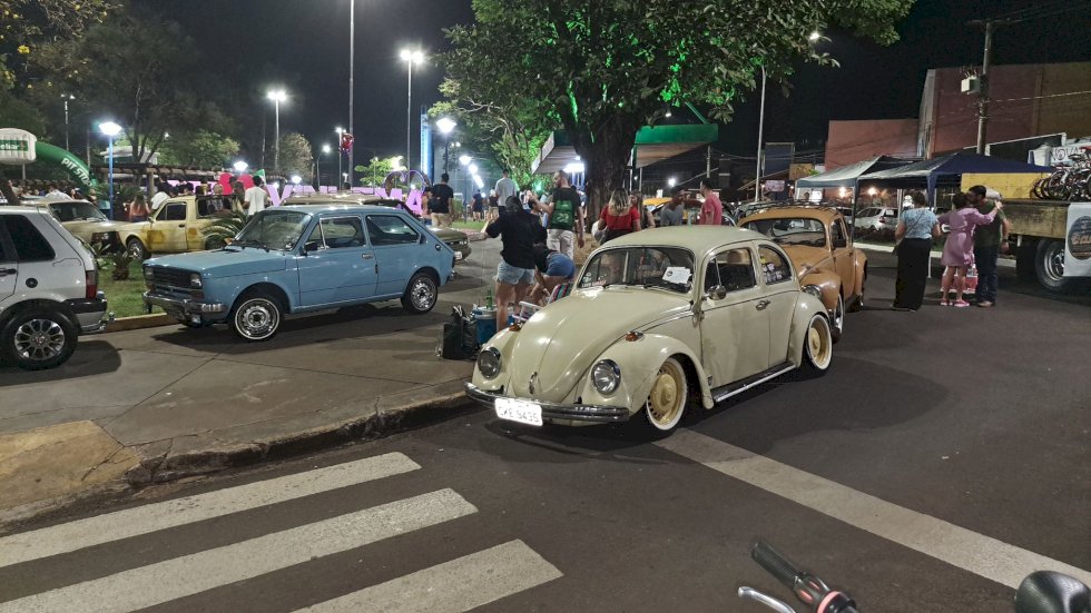 Ivinhema - 20º Encontro de Fuscas e Veículos Antigos supera expectativa