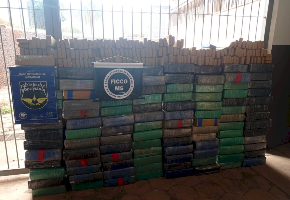 PMR prende homem que transportava mais de uma tonelada de drogas em uma caminhonete