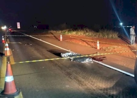 Homem é atropelado por carreta e morre na MS-156