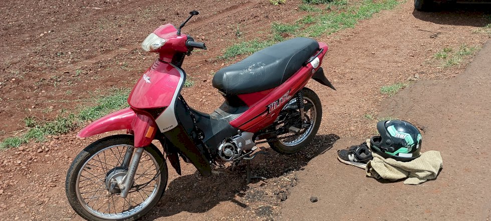 Motociclista tem pé dilacerado em acidente