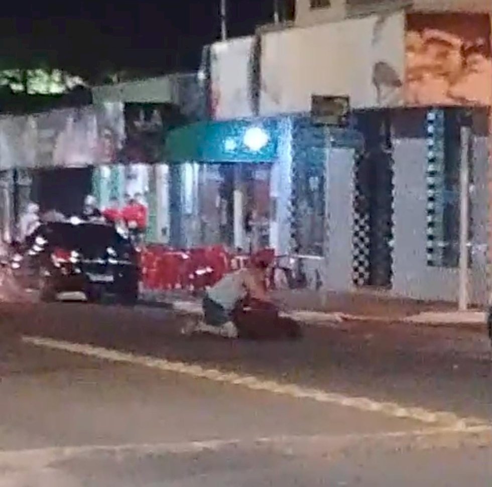 Angélica - Homem é esfaqueado no centro comercial
