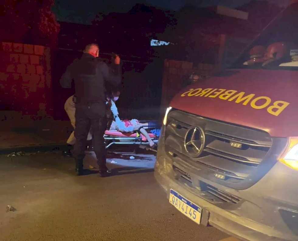 Rapaz é interceptado por motociclista e morre ao ser esfaqueado pelas costas