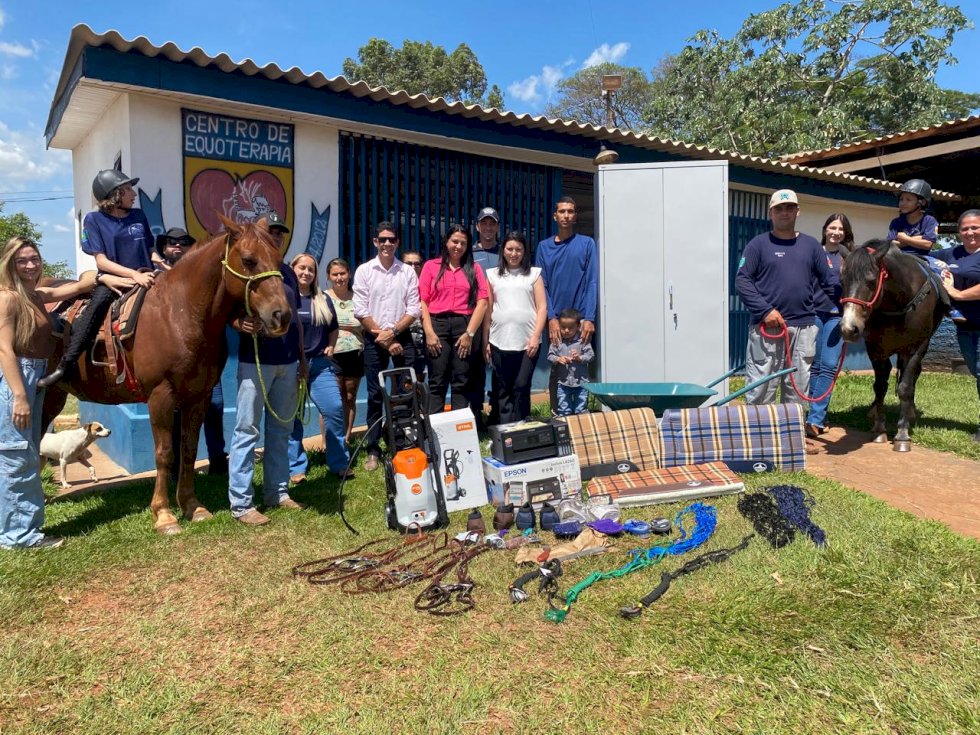 Centro de Equoterapia do 8º Batalhão de Polícia Militar de Nova Andradina recebe materiais