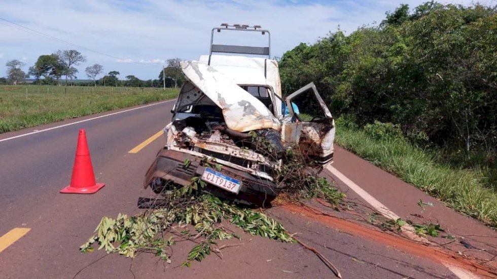 Acidente com veículo de entregas deixa morador de Bataguassu ferido na MS-338