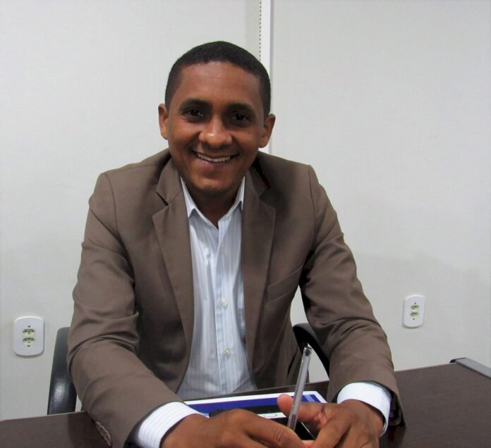 Vereador José Wilson apresenta indicações de infraestrutura e homenageia pastores da Assembleia de Deus em sessão municipal
