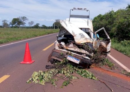 Acidente com veículo de entregas deixa morador de Bataguassu ferido na MS-338