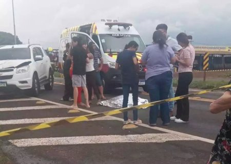 Jovem morre após ser atropelada por caminhonete em rodovia