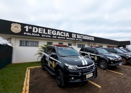 Polícia Civil fecha ponto de tráfico e prende mulher que amamentava bebê no local