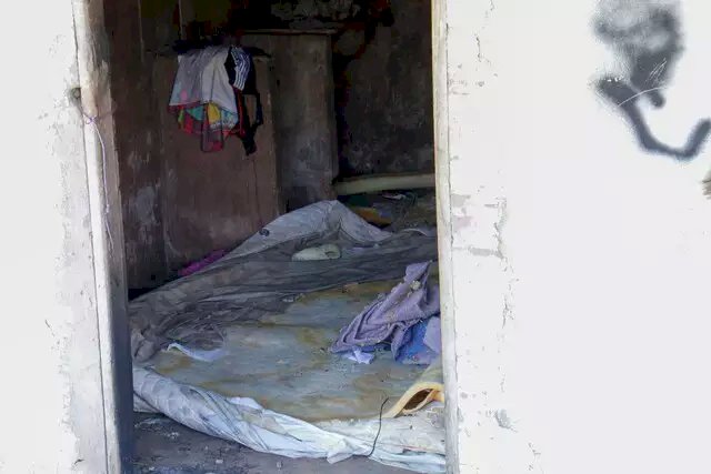 \'Batia muito nela\', dizem vizinhos de jovem espancada até a morte