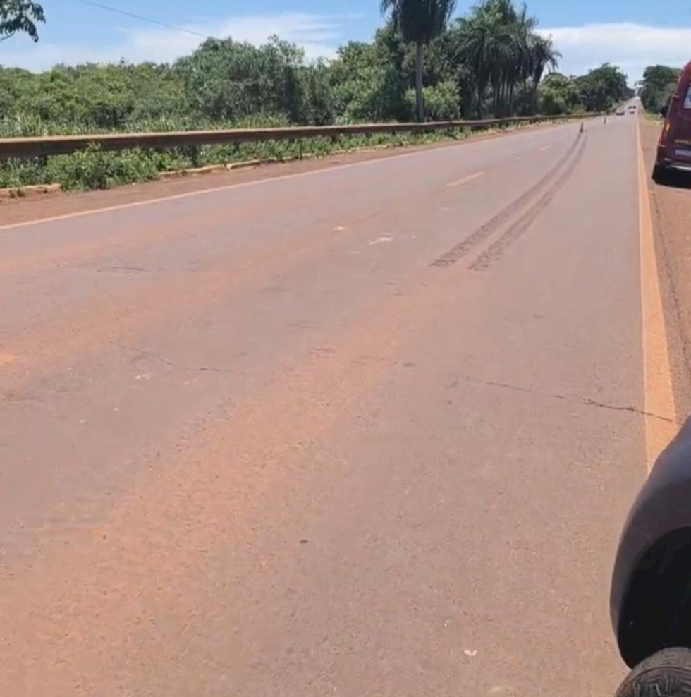 Atropelamento na Rodovia BR - 376, deixa uma fatal