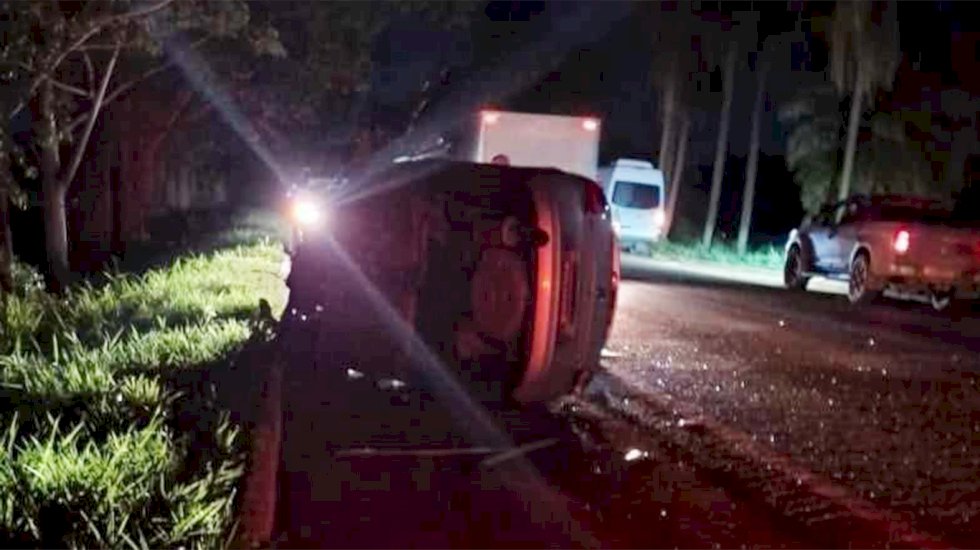 Três veículos se envolvem em grave acidente e seis ficam feridos, na BR-376 em Fátima do Sul