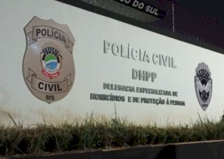 Mulher de 26 anos morre após ser esfaqueada na cabeça por companheiro, diz polícia