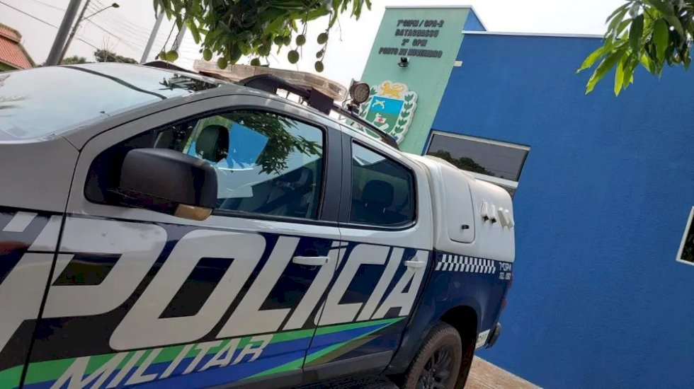 Mulher é resgatada com a ajuda da PM e vizinhos após ser espancada