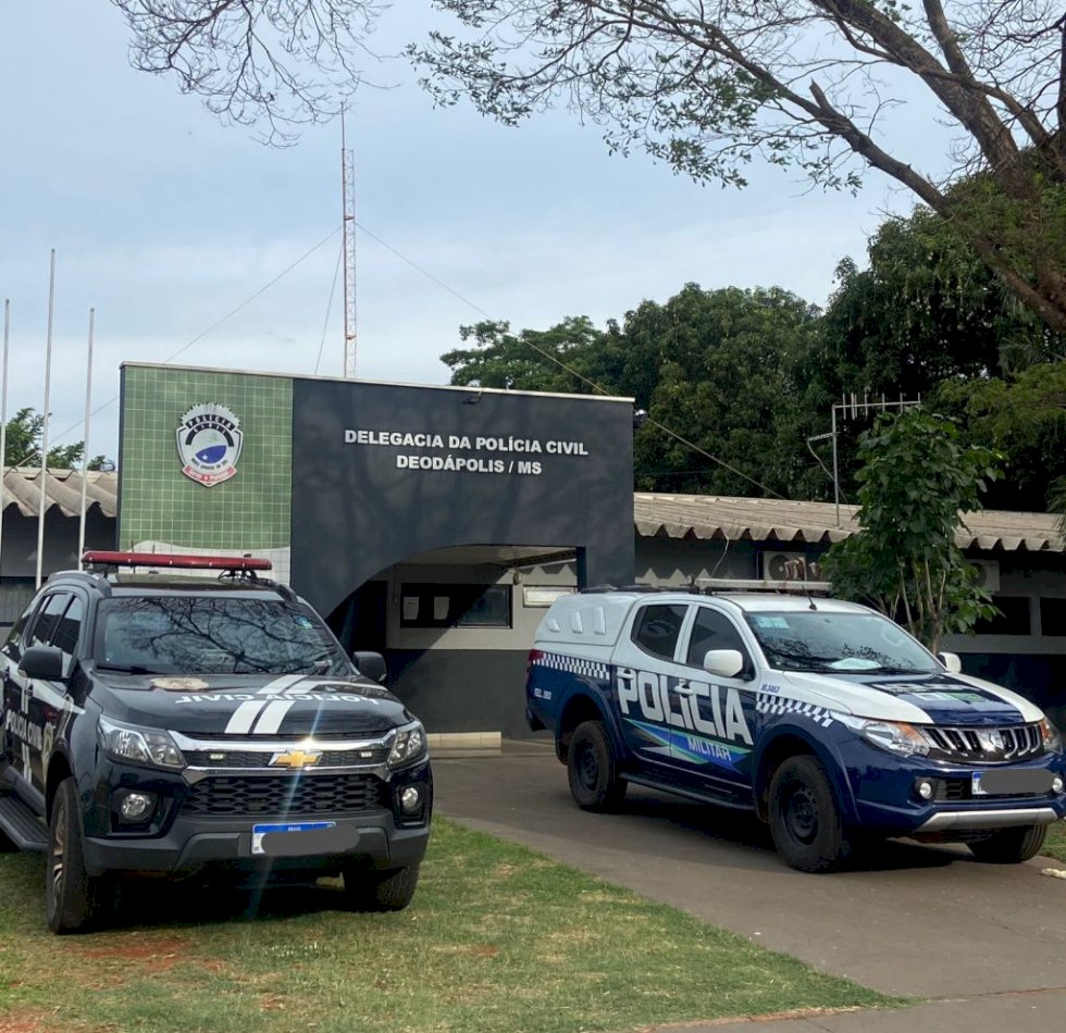 Deodápolis - Homem é preso por tráfico de drogas após mandado de prisão e busca e apreensão