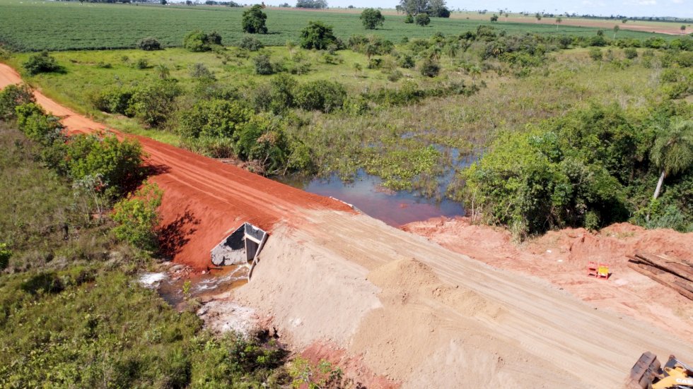 Município de Ivinhema e usina Adecoagro realizam reconstrução de ponte