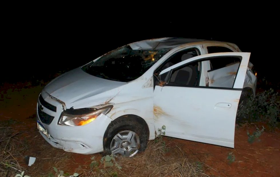 Jovem capota carro na MS-395 ao desviar de animal