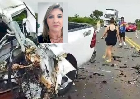 Mulher morre após caminhonete bater de frente com caminhão na BR-158