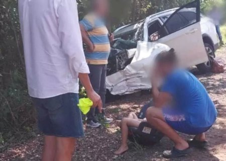 Colisão frontal mata boliviana e deixa duas crianças em estado grave