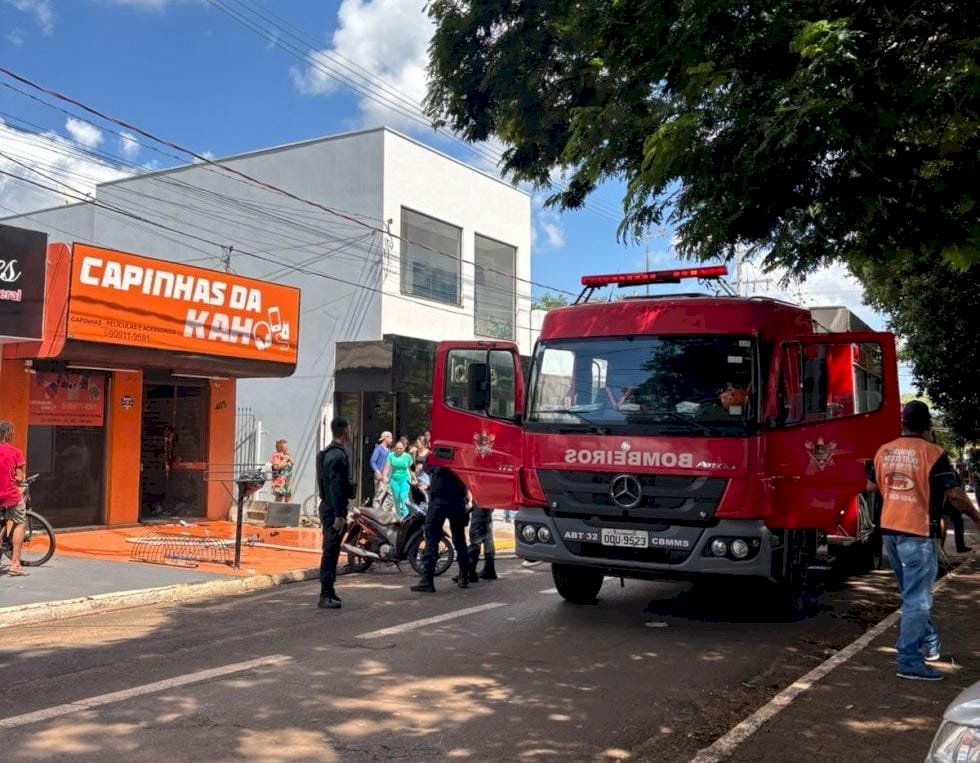 Homem invade loja de celular, dispara contra ex-mulher, amiga e contra própria cabeça