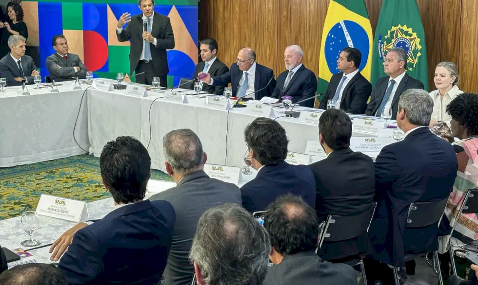 Lula entrega projeto de isenção de IR para quem ganha até R$ 5 mil