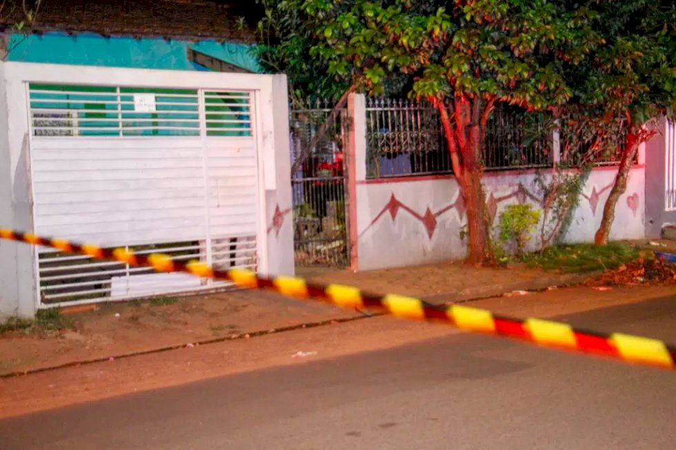 Mulher é morta e tem corpo incendiado em cova rasa