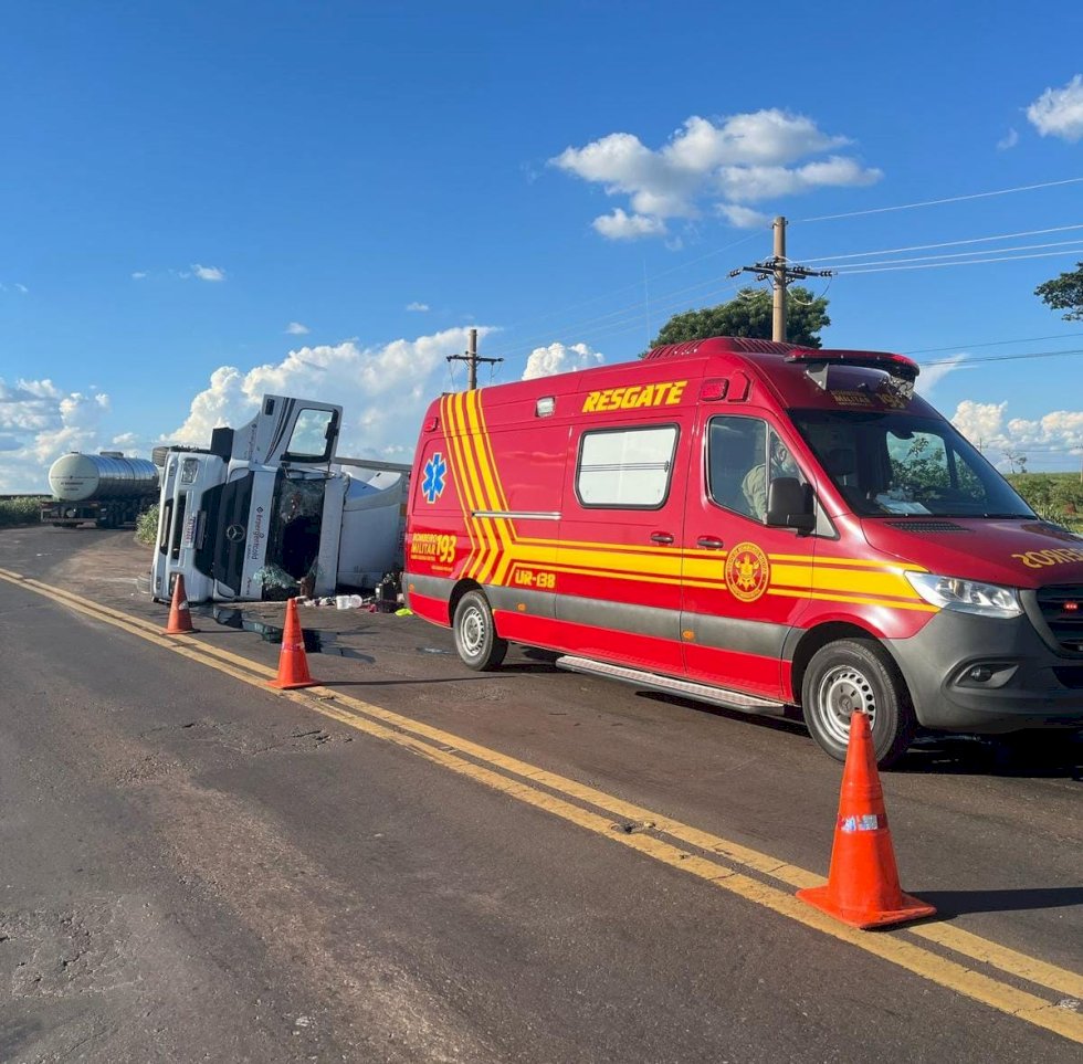 Acidente na MS-276 deixa uma motorista com ferimentos leves