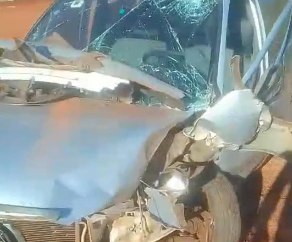 Colisão entre carro de passeio e carreta canavieira é registrada na MS-145
