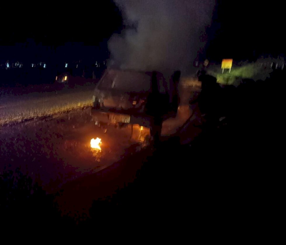 Ivinhema - Veículo é destruído pelo fogo na MS -141 próximo ao Rio Piraveve