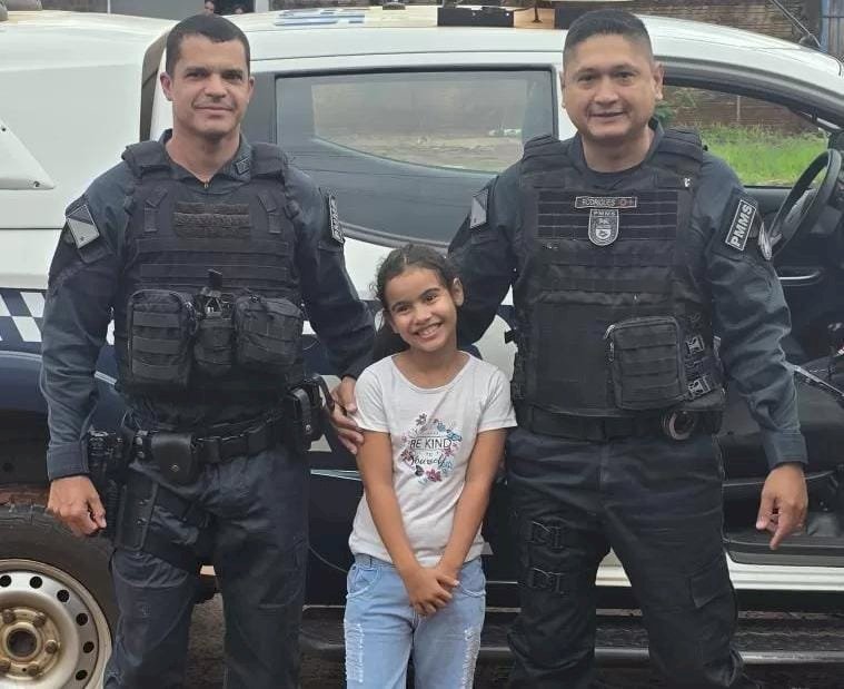 Fã mirim da Polícia Militar recebe visita surpresa durante festa de aniversário