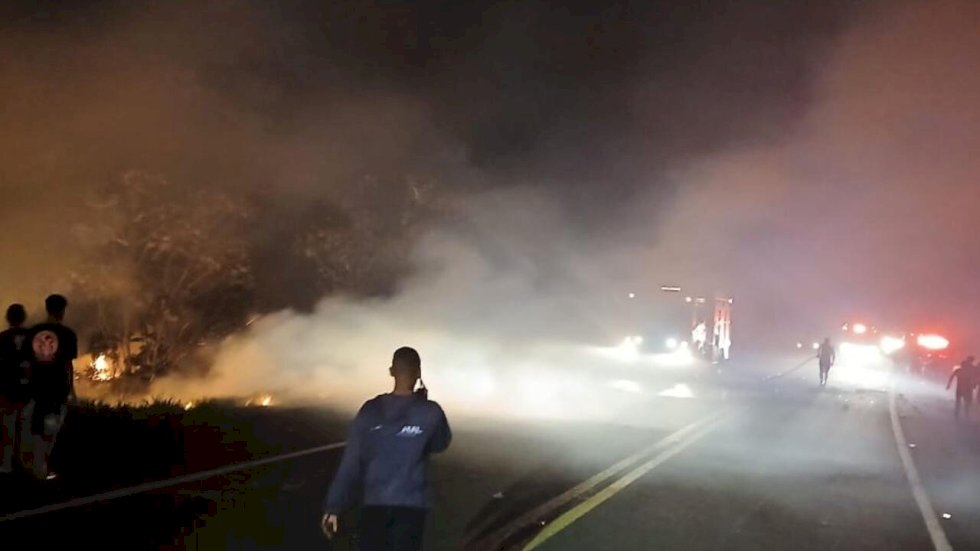 Tentativa de ultrapassagem deixa mortos e crianças feridas na BR-060
