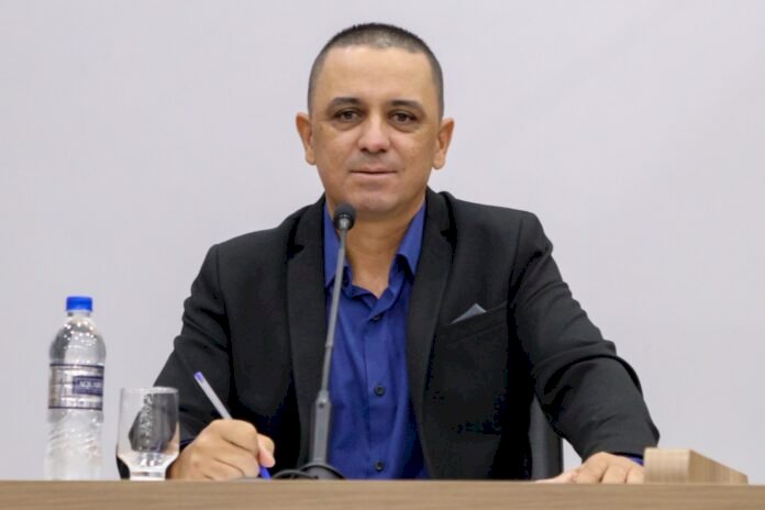 Vagner Policia pede construção de praça publica no Jardim Aeroporto e criação de ciclovias no município