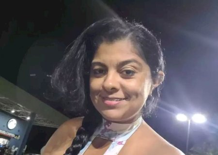 Mulher morre na rodovia após capotar carro ao voltar de banho em rio