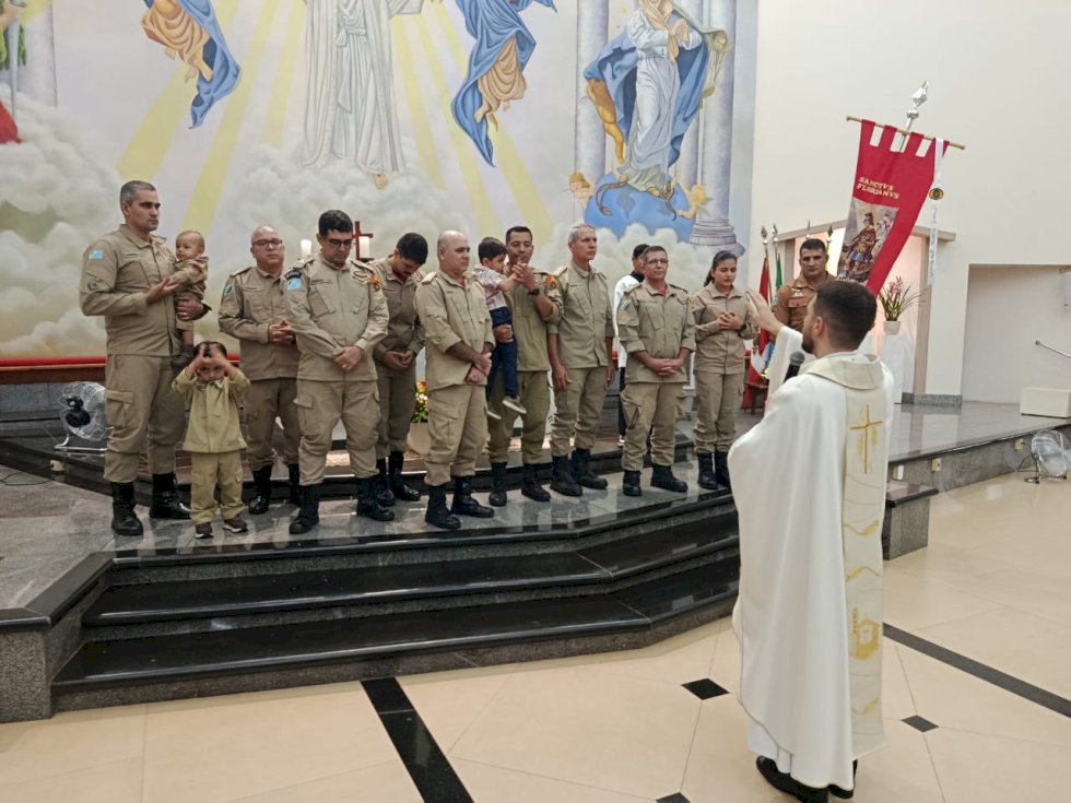 Ivinhema - Militares do Corpo de Bombeiros participam de missa