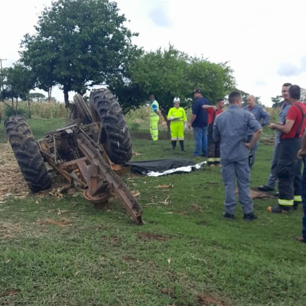 Adolescente morre em acidente com trator em propriedade rural