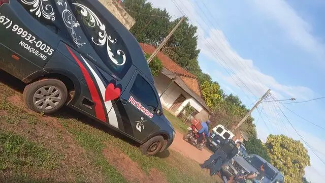 Homem é encontrado morto com duas facadas durante visita à mãe