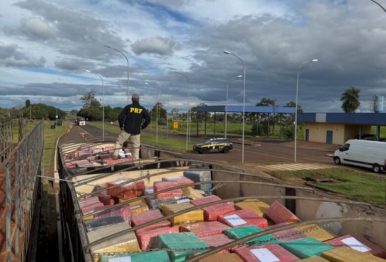 PRF faz a maior apreensão de maconha do país na região de Dourados